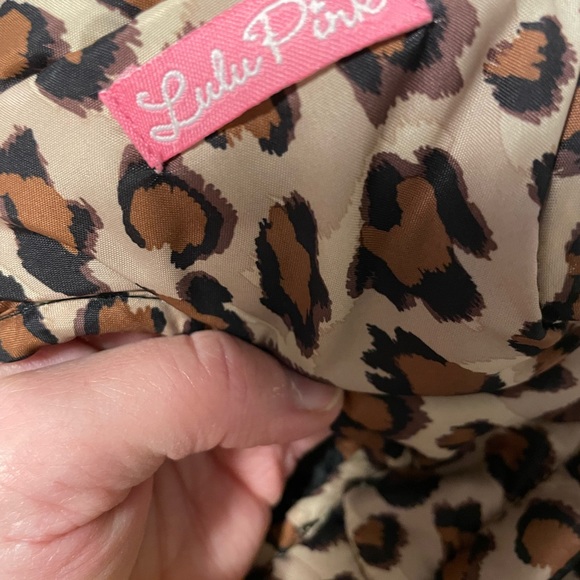 {Lulu Pink} Leopard Dog Ruffle Dress/Coat XS Zipper closure EUC Leash Hooks - Picture 8 of 9